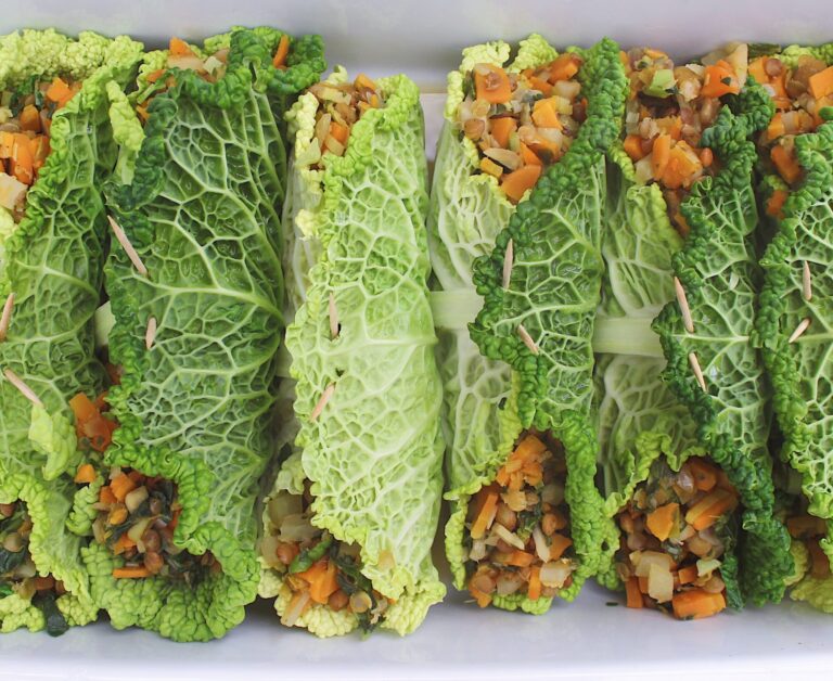 ALT="Vegan Savoy Cabbage Rolls with Lentil Filling"